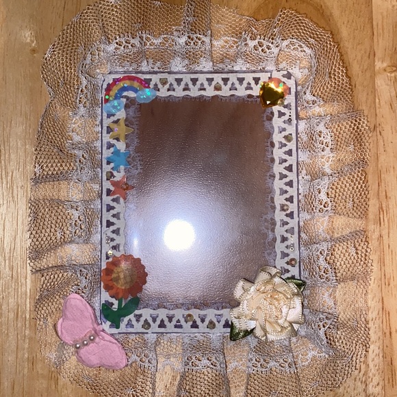 Crochet Toploader with flower butterfly decorations - Picture 2 of 3